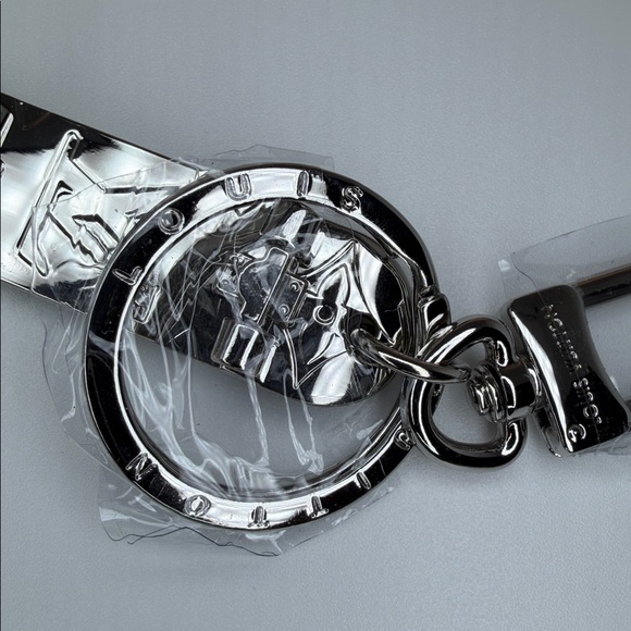 Louis Vuitton NWOT keychain with Louis Vuitton box - Picture 4 of 4
